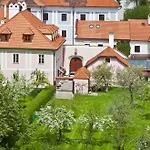 Orangerie Garden By Kh
