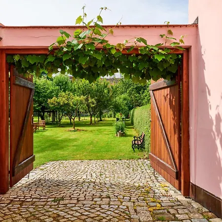 Orangerie Garden By Kh