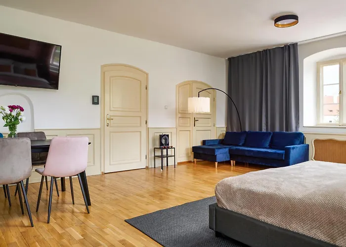 Orangerie Garden By Kh 게스트하우스 체스키크룸로프