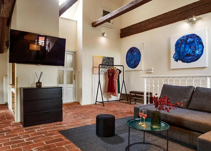 Orangerie Garden By Kh 4* 체스키크룸로프