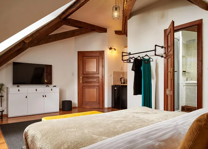 Orangerie Garden By Kh