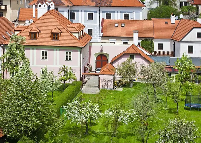 Orangerie Garden By Kh